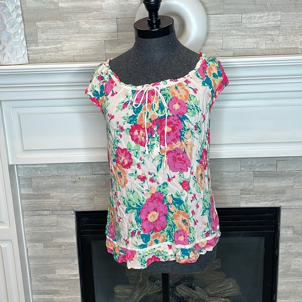 E BY ELOISE ANTHROPOLOGIE Light Pink Green Floral Short Sleeve Blouse Top Small